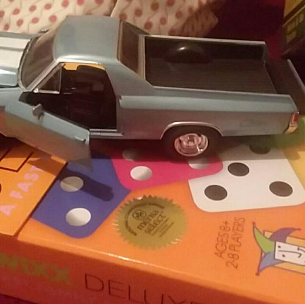 Toy truck